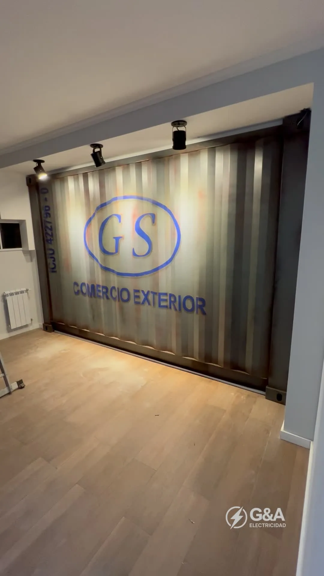 Video 1 del trabajo Iluminacion Focal Para Cartel.